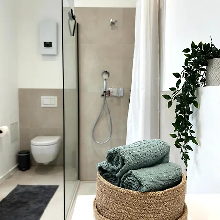 Designer In Lage Fuer 6 Gaeste Apartamento *