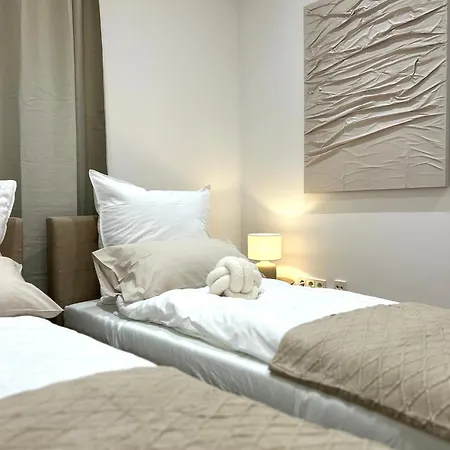 Designer In Lage Fuer 6 Gaeste