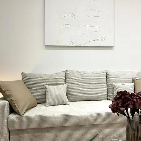 Designer In Lage Fuer 6 Gaeste Apartamento *