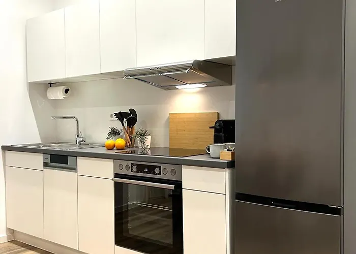 Designer In Lage Fuer 6 Gaeste