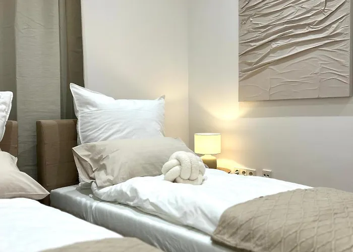 Designer In Lage Fuer 6 Gaeste