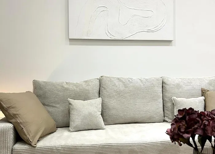 Designer In Lage Fuer 6 Gaeste Apartamento *